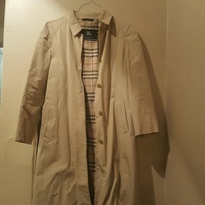 BURBERRY Trench Coat